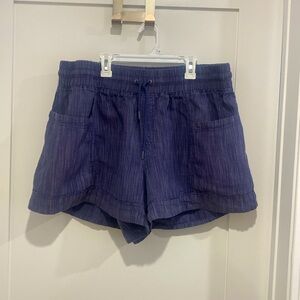 Cabo textured linen 4” short